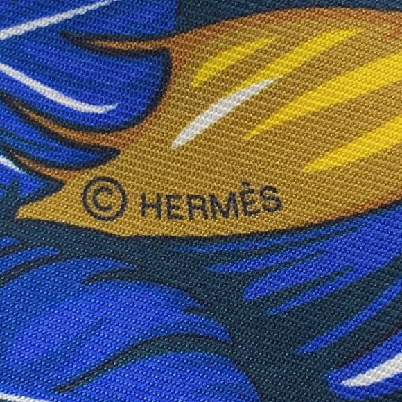 HERMES Twilly Danse Pacifique Dance Pacific Silk100% Blue Nuit/Jaune Vif/Black - Picture 5 of 8